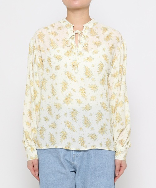 mysty woman(ミスティウーマン)の「ミモザ柄ブラウス 104211(シャツ/ブラウス・レディース・ブラック/イエロー/ブルー・FREE)」の12枚目の写真