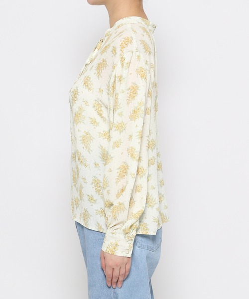 mysty woman(ミスティウーマン)の「ミモザ柄ブラウス 104211(シャツ/ブラウス・レディース・ブラック/イエロー/ブルー・FREE)」の9枚目の写真
