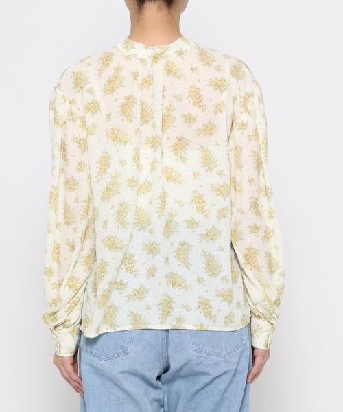 mysty woman(ミスティウーマン)の「ミモザ柄ブラウス 104211(シャツ/ブラウス・レディース・ブラック/イエロー/ブルー・FREE)」の11枚目の写真