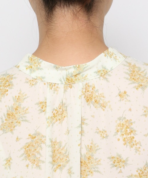 mysty woman(ミスティウーマン)の「ミモザ柄ブラウス 104211(シャツ/ブラウス・レディース・ブラック/イエロー/ブルー・FREE)」の10枚目の写真