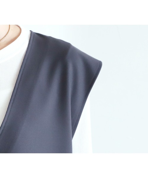 reca（レカ）の「Vネックプルオーバーベスト（スーツベスト・レディース・ブラック/グレー/サンドベージュ/グレイッシュベージュ・M/L）」の6枚目の写真