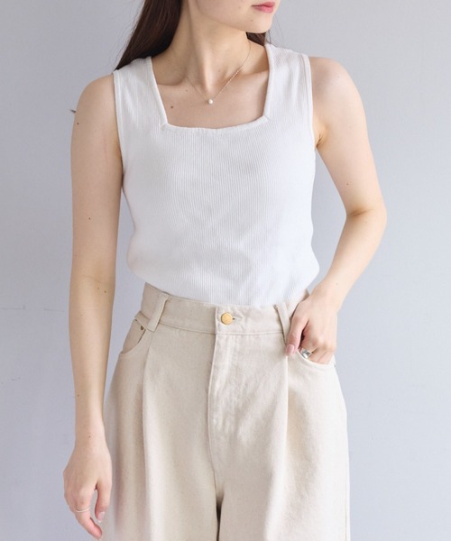 PUAL CE CIN（ピュアルセシン）の「【Du noir】リネンタッチスクエアネックタンクトップ（タンクトップ・レディース・ブラック/グレイッシュベージュ/オフホワイト・FREE）」の2枚目の写真