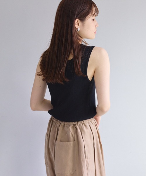 PUAL CE CIN（ピュアルセシン）の「【Du noir】リネンタッチスクエアネックタンクトップ（タンクトップ・レディース・ブラック/グレイッシュベージュ/オフホワイト・FREE）」の17枚目の写真