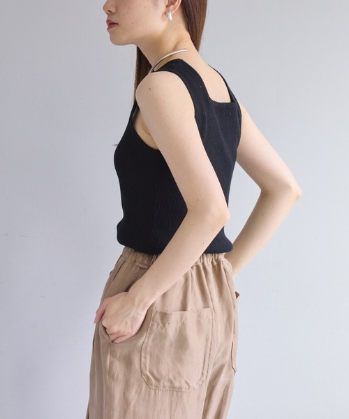 PUAL CE CIN（ピュアルセシン）の「【Du noir】リネンタッチスクエアネックタンクトップ（タンクトップ・レディース・ブラック/グレイッシュベージュ/オフホワイト・FREE）」の16枚目の写真