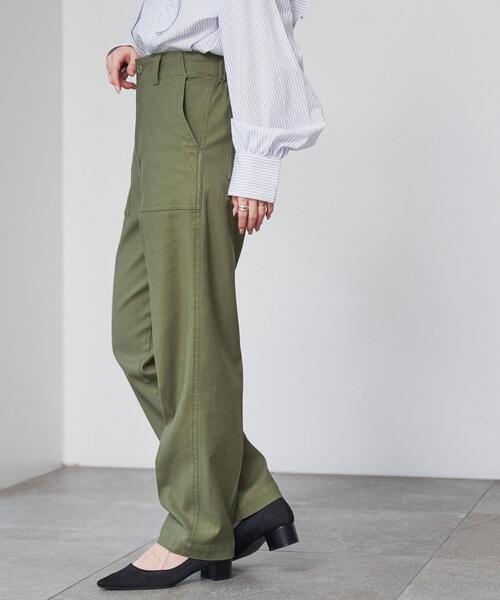 coen(コーエン)の「コンフォートバックサテンベイカーパンツ(WEB限定サイズ)(チノパンツ・レディース・オリーブ/ダークグレー/オフホワイト・S/M/L/XL)」の5枚目の写真