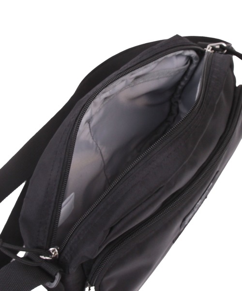 Columbia（コロンビア）の「プリントタグ ミニショルダー（ショルダーバッグ・メンズ・カーキ/ブラック×ホワイト/ベージュ/ブラック・ﾌﾘ-）」の9枚目の写真