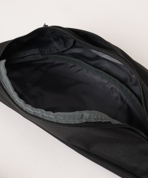 VIBGYOR(ヴィブジョー)の「CONART ミニケース付きワンショルダーバッグ(ST)(ショルダーバッグ・メンズ・ブラック/レッド/スカイブルー・FREE)」の6枚目の写真