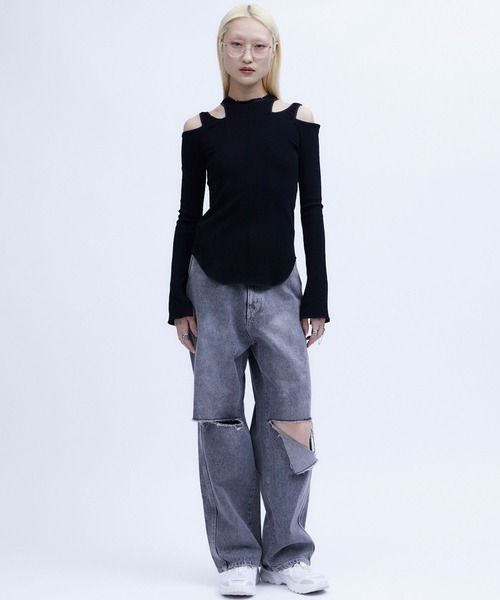 THINGS THAT MATTER(シングス ザット マター)の「KNEE CUTTING DENIM PANTS / ニーカッティングデニムパンツ(デニムパンツ・レディース・ブルー/ブラック・1/2)」の16枚目の写真