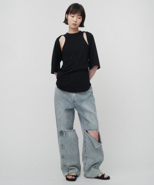 THINGS THAT MATTER（シングス ザット マター）の「KNEE CUTTING DENIM PANTS / ニーカッティングデニムパンツ（デニムパンツ・レディース・ブルー/ブラック・1/2）」の17枚目の写真
