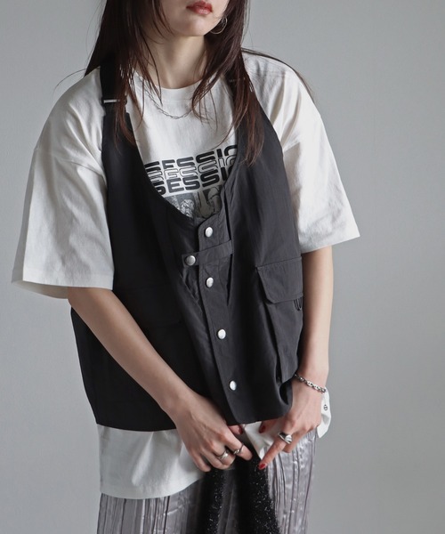 PRESENTS フィッシングベスト 黒　ナチュラムオリジナルカラー PRESENTS フィッシングベスト 黒 ナチュラムオリジナルカラー