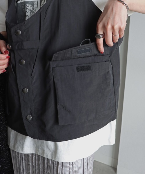 COURO（コウロ）の「HAL×COURO ナイロンフィッシングベスト（ベスト・レディース・アイボリー/ブラック/オリーブ/ブルー/ネイビー/チャコール・FREE）」の15枚目の写真