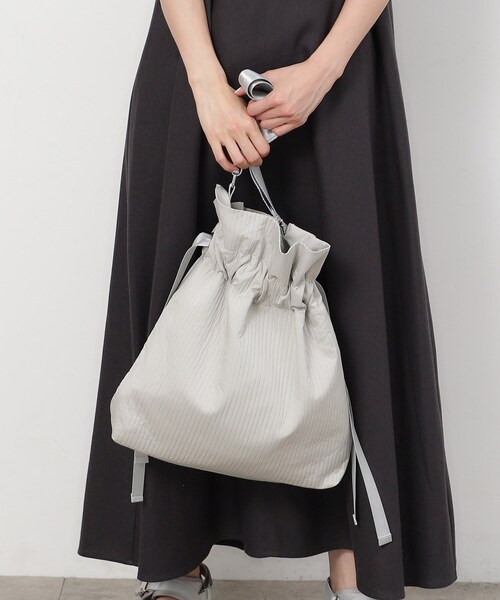 OPAQUE.CLIP(オペークドットクリップ)の「◆【2WAY/A4サイズ対応】サイドリボンドロストショルダーバッグ(ショルダーバッグ・レディース・グレー/ブラック/アイボリー/ベージュ系その他2・00)」の21枚目の写真