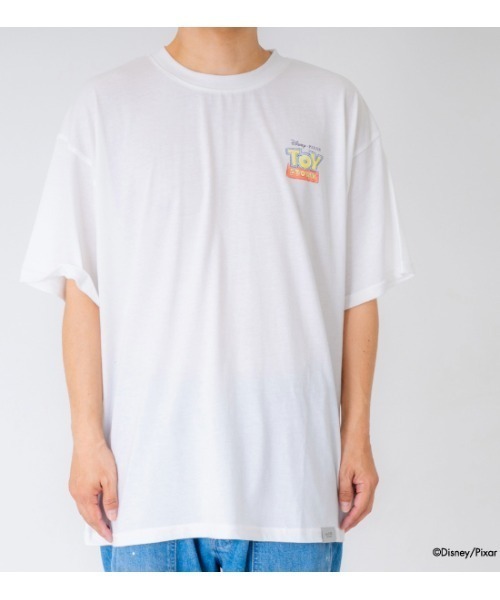 and D. petit main(アンドディープティマイン)の「【親子リンク】【Disney】【DAD】トイストーリー/半袖Tシャツ(Tシャツ/カットソー・メンズ・ホワイト/チャコール・MEDIUM)」の1枚目の写真