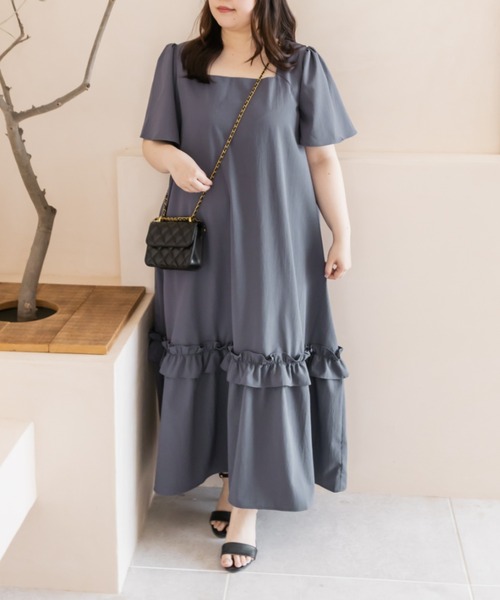CLETTE(クレット)の「裾フリルAラインワンピース(ワンピース・レディース・ブルー/ブラック/グリーン・LL/3L/4L)」の3枚目の写真