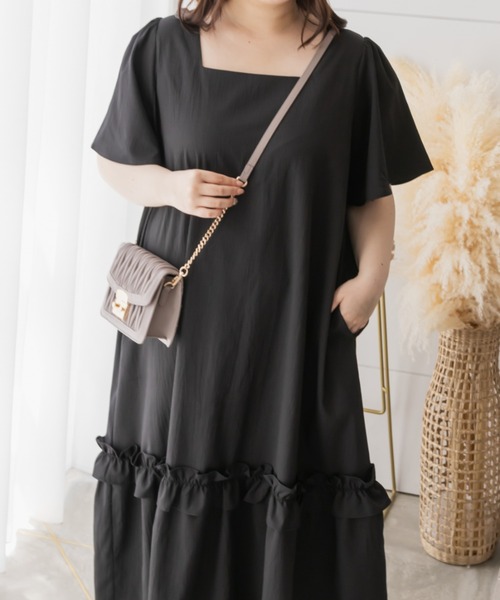 CLETTE(クレット)の「裾フリルAラインワンピース(ワンピース・レディース・ブルー/ブラック/グリーン・LL/3L/4L)」の6枚目の写真