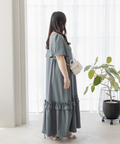 CLETTE(クレット)の「裾フリルAラインワンピース(ワンピース・レディース・ブルー/ブラック/グリーン・LL/3L/4L)」の13枚目の写真