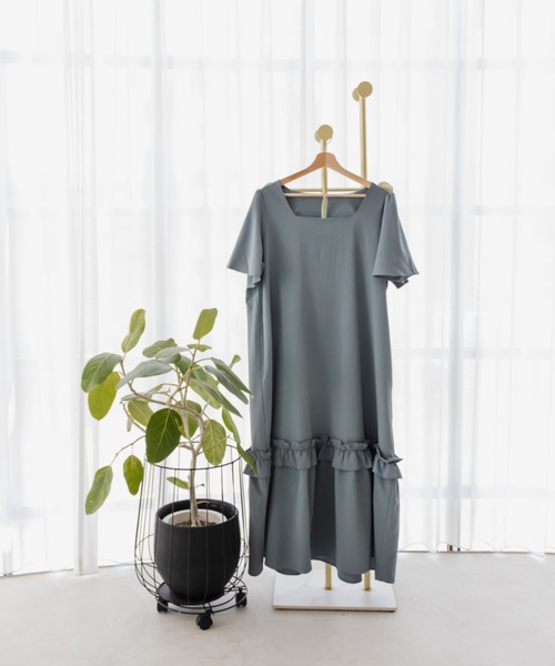 CLETTE(クレット)の「裾フリルAラインワンピース(ワンピース・レディース・ブルー/ブラック/グリーン・LL/3L/4L)」の14枚目の写真