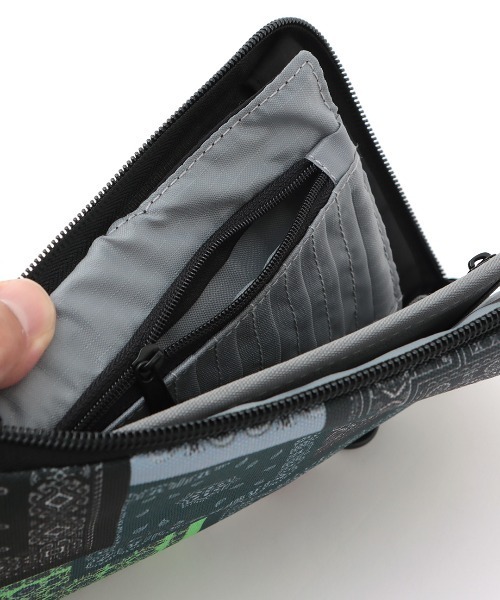 チチカカ（チチカカ）の「グラフィカルスマホショルダーポーチ（ショルダーバッグ・レディース・ブラック/ブラウン/ベージュ・FREE）」の16枚目の写真