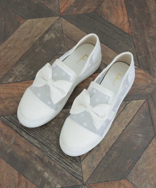 Feee（SHOES）（フィー）の「【軽量】ドット柄のリボン付きスリッポンスニーカー/Feee（スリッポン・レディース・ホワイト/ブラック・22.5cm/24.0cm/23.5cm/23.0cm/24.5cm）」の4枚目の写真