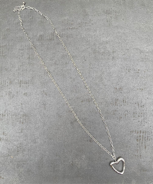 NOMINE（ノミネ）の「ハートチェーンネックレス（ネックレス・レディース・ゴールド/シルバー・フリー）」の2枚目の写真