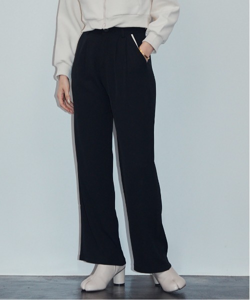 MOCOA'S(モコアズ)の「ラインスラックスパンツ(スラックス・レディース・ブラック/ベージュ/ネイビー・SMALL/MEDIUM/LARGE)」の4枚目の写真