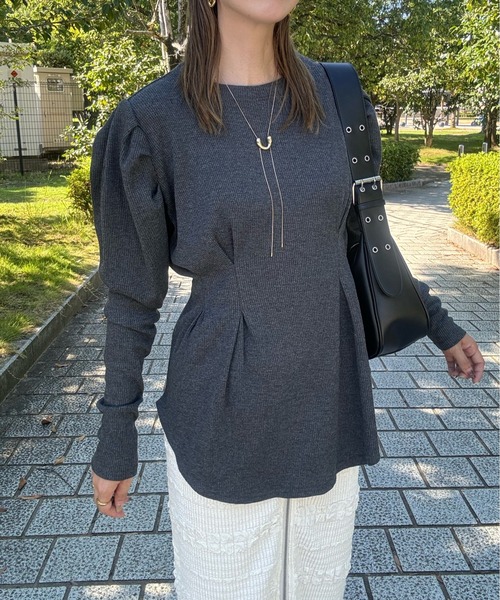 y/m by misato（イムバイミサト）の「ウエストシェイプトップス（Tシャツ/カットソー・レディース・アイボリー/ブラック/チャコールグレー・FREE）」の3枚目の写真