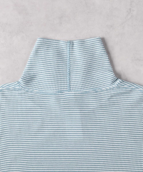 Right-on（ライトオン）の「【Healthknit】ワッフル長袖ハイネックＴ（Tシャツ/カットソー・レディース・ブラック/ホワイト×ブルー/ホワイト×ブラック/ホワイト・S/M/L）」の7枚目の写真
