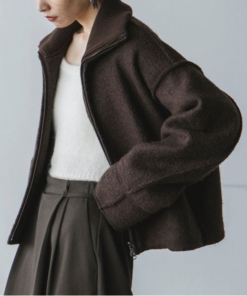 TENTO（テント）の「2WAYカラー ブークレ―ブルゾン（ブルゾン・レディース・ベージュ/ブラウン・FREE）」の4枚目の写真