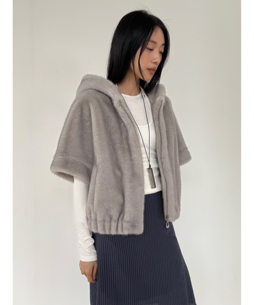 Didot.showroom(ディドット ショールーム)の「ファーフーディーハーフジャケット(その他アウター・レディース・ブラック/ブラウン/グレー・FREE)」の1枚目の写真