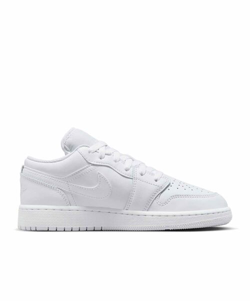 JORDAN BRAND（ジョーダンブランド）の「《親子コーデ対応商品》エア ジョーダン 1 LOW ジュニアシューズ / Air Jordan 1 Low Big Kids' Shoes 553560-136 White（スニーカー・キッズ・ホワイト系その他4・22.5/23/23.5/24/24.5/25）」の3枚目の写真