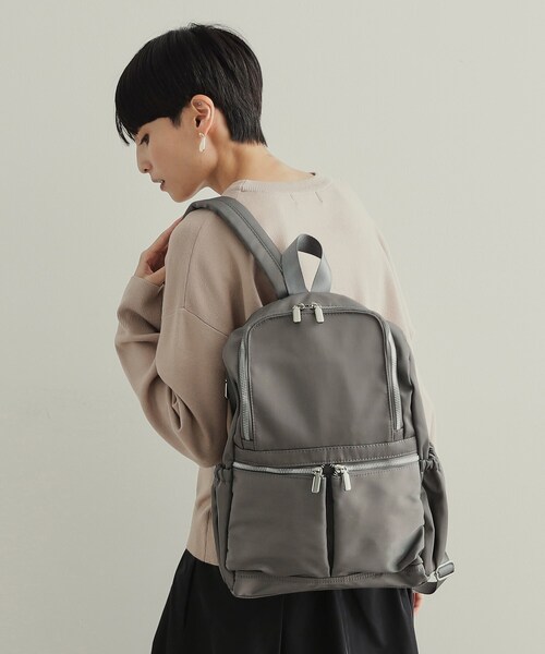 OPAQUE.CLIP（オペークドットクリップ）の「【撥水加工／マルチポケット】カジュアルリュックサック（バックパック/リュック・レディース・チャコールグレー/ブラック/ベージュ・00）」の10枚目の写真