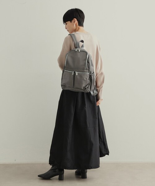 OPAQUE.CLIP（オペークドットクリップ）の「【撥水加工／マルチポケット】カジュアルリュックサック（バックパック/リュック・レディース・チャコールグレー/ブラック/ベージュ・00）」の11枚目の写真