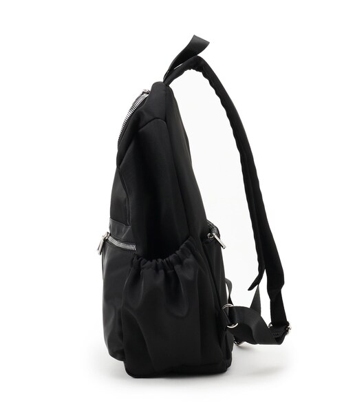 OPAQUE.CLIP（オペークドットクリップ）の「【撥水加工／マルチポケット】カジュアルリュックサック（バックパック/リュック・レディース・チャコールグレー/ブラック/ベージュ・00）」の4枚目の写真