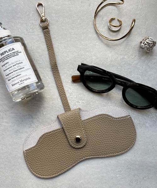 CALIFORNIA OUTFITTERS（カリフォルニア アウトフィッターズ）の「3-11E45 カバンに付けれる メガネケース　ブラウン　ブラック　グレイッシュベージュ（メガネ・レディース・ブラウン/ブラック/グレイッシュベージュ・ONESIZE）」の3枚目の写真