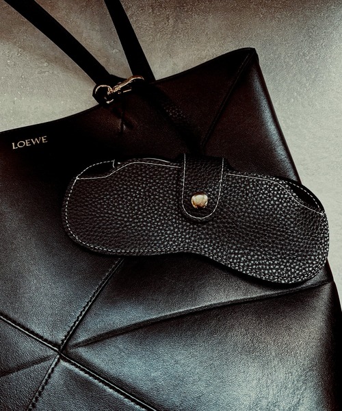 CALIFORNIA OUTFITTERS（カリフォルニア アウトフィッターズ）の「3-11E45 カバンに付けれる メガネケース　ブラウン　ブラック　グレイッシュベージュ（メガネ・レディース・ブラウン/ブラック/グレイッシュベージュ・ONESIZE）」の12枚目の写真