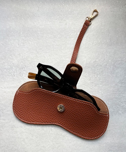 CALIFORNIA OUTFITTERS（カリフォルニア アウトフィッターズ）の「3-11E45 カバンに付けれる メガネケース　ブラウン　ブラック　グレイッシュベージュ（メガネ・レディース・ブラウン/ブラック/グレイッシュベージュ・ONESIZE）」の8枚目の写真
