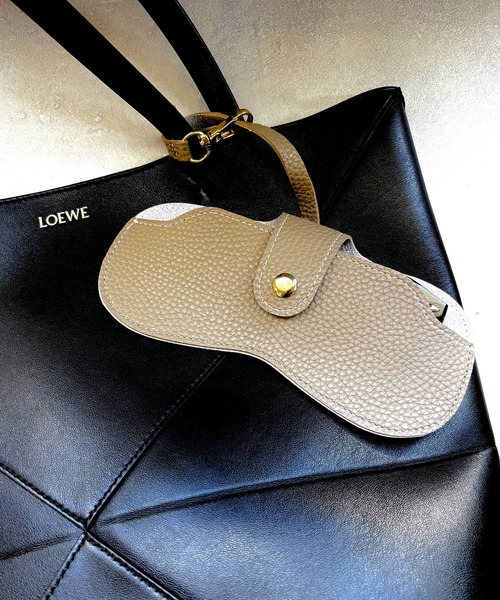 CALIFORNIA OUTFITTERS（カリフォルニア アウトフィッターズ）の「3-11E45 カバンに付けれる メガネケース　ブラウン　ブラック　グレイッシュベージュ（メガネ・レディース・ブラウン/ブラック/グレイッシュベージュ・ONESIZE）」の18枚目の写真