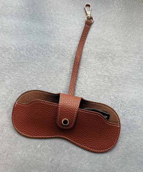 CALIFORNIA OUTFITTERS（カリフォルニア アウトフィッターズ）の「3-11E45 カバンに付けれる メガネケース　ブラウン　ブラック　グレイッシュベージュ（メガネ・レディース・ブラウン/ブラック/グレイッシュベージュ・ONESIZE）」の10枚目の写真