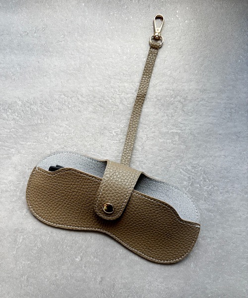 CALIFORNIA OUTFITTERS（カリフォルニア アウトフィッターズ）の「3-11E45 カバンに付けれる メガネケース　ブラウン　ブラック　グレイッシュベージュ（メガネ・レディース・ブラウン/ブラック/グレイッシュベージュ・ONESIZE）」の22枚目の写真