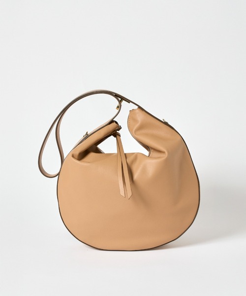 LORISTELLA（ロリステッラ）の「ソフトレザーラウンドバッグ《LORISTELLA》（ショルダーバッグ・レディース・オフホワイト/ブラック/モカ・フリー）」の3枚目の写真