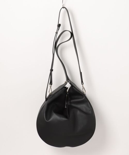 LORISTELLA（ロリステッラ）の「ソフトレザーラウンドバッグ《LORISTELLA》（ショルダーバッグ・レディース・オフホワイト/ブラック/モカ・フリー）」の5枚目の写真