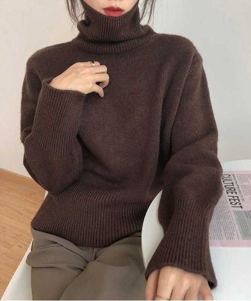Teem Store(チームストア)の「カラーバリエーション無地シンプルハイネックニットタートルセーター(ニット/セーター・レディース・オレンジ/ブルー/グリーン/レッド/ブラック/ホワイト/ブラウン/ベージュ/パープル/カーキ・F)」の4枚目の写真