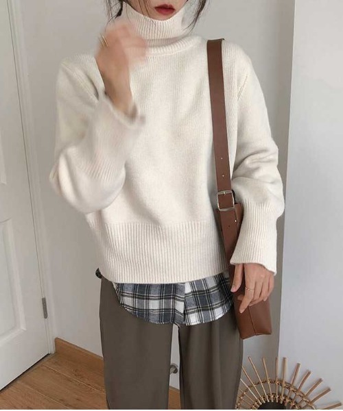 Teem Store(チームストア)の「カラーバリエーション無地シンプルハイネックニットタートルセーター(ニット/セーター・レディース・オレンジ/ブルー/グリーン/レッド/ブラック/ホワイト/ブラウン/ベージュ/パープル/カーキ・F)」の22枚目の写真