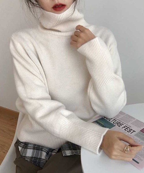Teem Store(チームストア)の「カラーバリエーション無地シンプルハイネックニットタートルセーター(ニット/セーター・レディース・オレンジ/ブルー/グリーン/レッド/ブラック/ホワイト/ブラウン/ベージュ/パープル/カーキ・F)」の20枚目の写真
