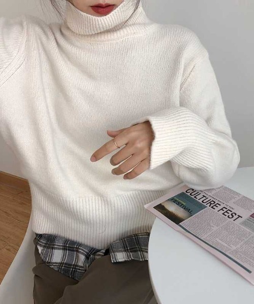 Teem Store(チームストア)の「カラーバリエーション無地シンプルハイネックニットタートルセーター(ニット/セーター・レディース・オレンジ/ブルー/グリーン/レッド/ブラック/ホワイト/ブラウン/ベージュ/パープル/カーキ・F)」の19枚目の写真