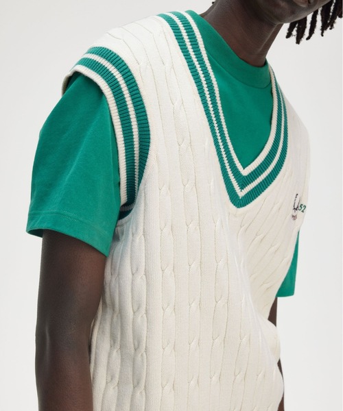 FRED PERRY(フレッドペリー)の「Cable Knit Tennis Vest/テニスケーブルニットベスト(ベスト・メンズ・ベージュ・M/L)」の6枚目の写真