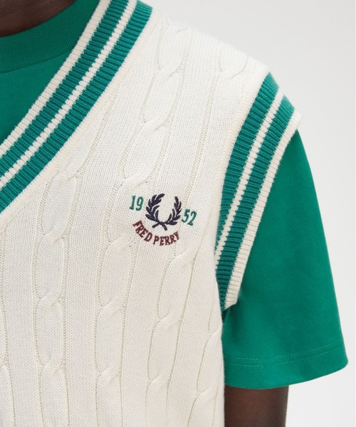 FRED PERRY(フレッドペリー)の「Cable Knit Tennis Vest/テニスケーブルニットベスト(ベスト・メンズ・ベージュ・M/L)」の8枚目の写真