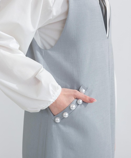PICCIN PERLA（ピッチンペルラ）の「ポケットパール裾プリーツジャンパースカート（ジャンパースカート・レディース・ブラック/グレー・M）」の13枚目の写真