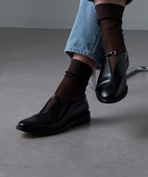 ARTESANOS（アルテサノス）の「【ARTESANOS】ミニベルトレザーシューズ　GU12-500-17-FL（その他シューズ・レディース・ブラック・36/37/38/39）」の2枚目の写真