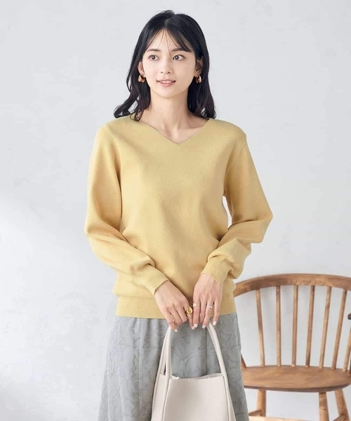 a.v.v（アーヴェヴェ）の「【アンサンブル対応】Vネックパフスリーブラメニット（ニット/セーター・レディース・クリーム/アイボリー・34/42/38/36/40）」の3枚目の写真